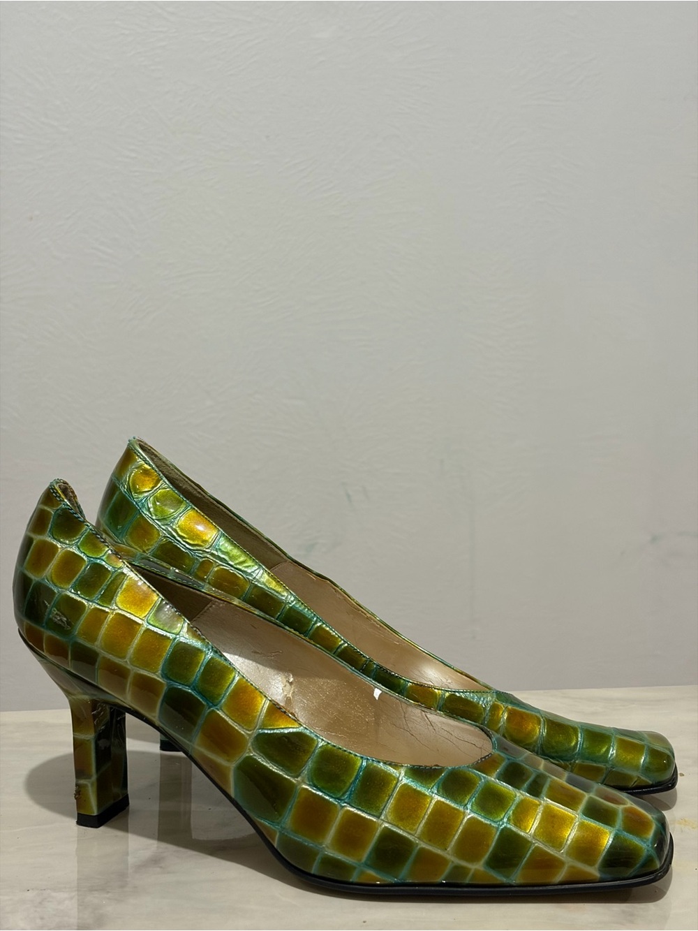 J Renee Women's Vibrant Green Croc-Embossed Patent 3” Mid Heel Pumps Vintage 10M